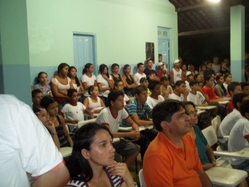 Jovens e seus familiares participam dos encontros