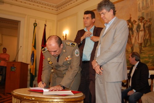 Coronel Euller assina termo de cooperação