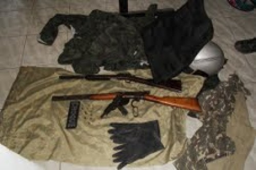 Materiais apreendidos com os bandidos
