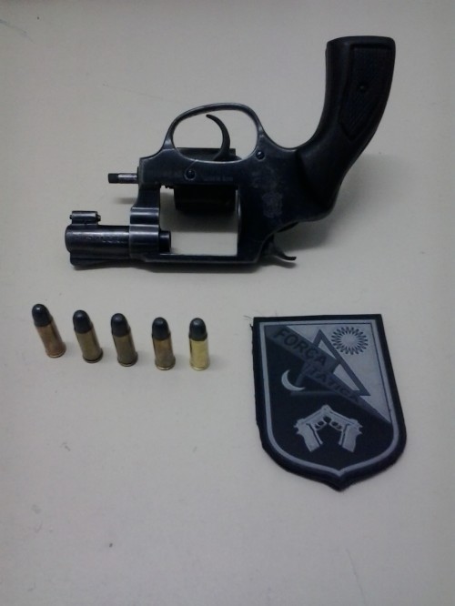 Arma apreendida durante a operação Nômade em Lagoa Seca-PB.