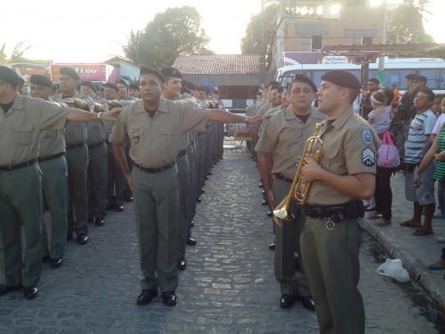 Tropa participou da formatura com novos uniformes finos