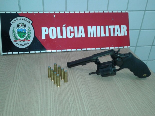 Arma apreendida na comunidade do Porto do Capim no bairro do Varadouro.