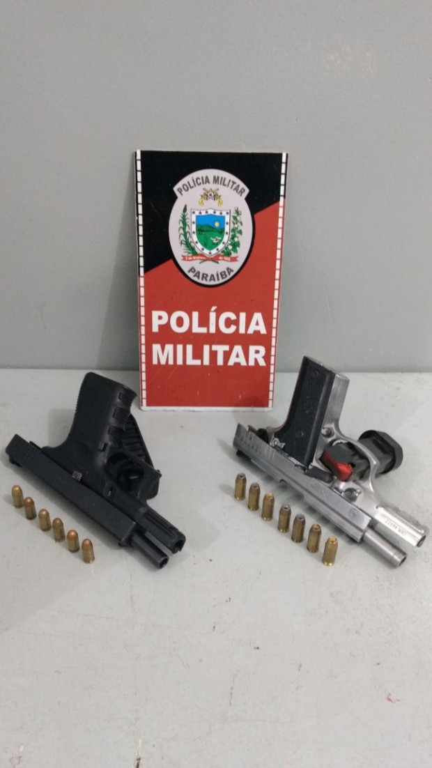 Pistolas apreendidas com os primeiros suspeitos presos