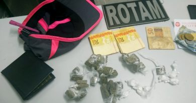 Polícia Militar detém suspeitos por tráfico de drogas na cidade de Campina Grande Polícia Militar detém suspeitos por tráfico de drogas na cidade de Campina Grande