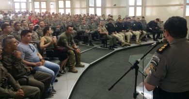 Centro de Educação da Polícia Militar ofereceu palestra com Marcelo Esperandio sobre “Mentalidade de Combate” Centro de Educação da Polícia Militar ofereceu palestra com Marcelo Esperandio sobre “Mentalidade de Combate”