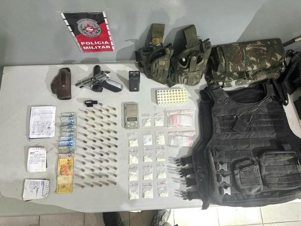 arma-e-drogas-santa-rita-593x445 Ações da Polícia Militar apreendem 19 armas de fogo e prendem 236 no Réveillon na Paraíba