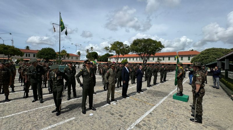 Comandante-geral da PM é homenageado no Dia do Exército Brasileiro