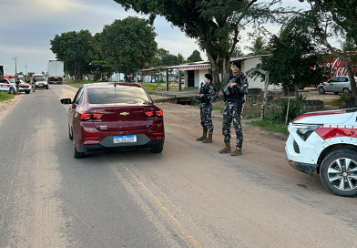Operação Divisas: PM apreende armas de fogo, drogas e veículos roubados na cidade do Conde