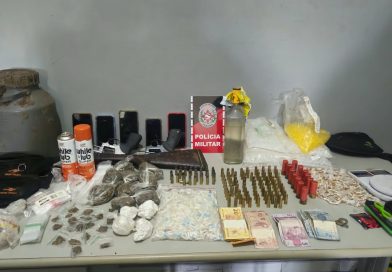 PM localiza tonel enterrado com armas e drogas durante ação contra o tráfico em Santa Rita PM localiza tonel enterrado com armas e drogas durante ação contra o tráfico em Santa Rita